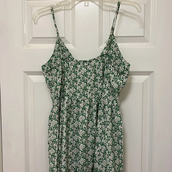 NWOT Green Floral Mini Dress With White Buttons. Size 8/10 - Picture 9 of 15